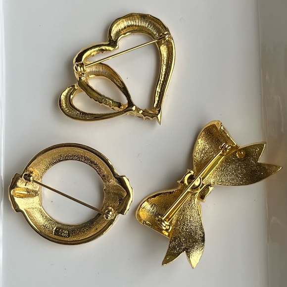 Vintage Avon Brooch Set - Picture 7 of 9